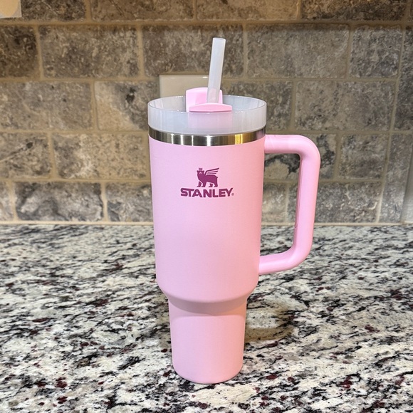 Stanley Cherry Blossom 40oz Quencher Tumbler - Picture 2 of 8